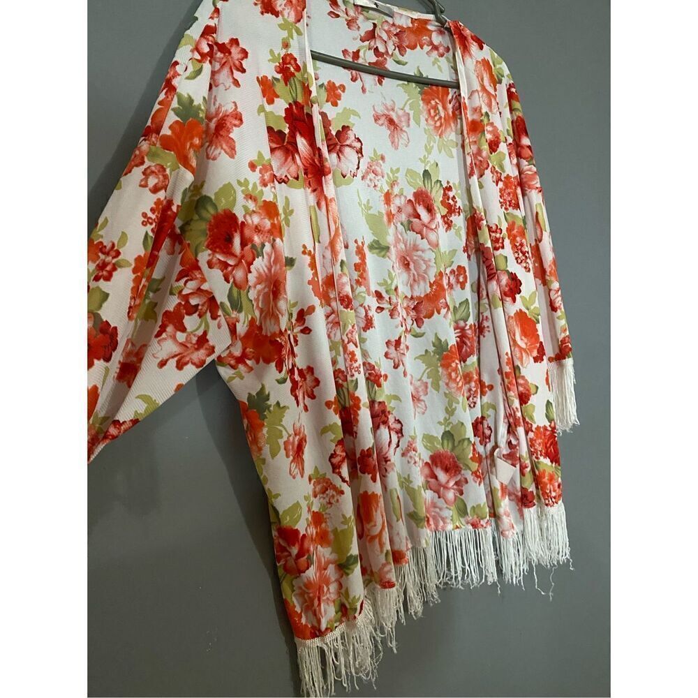 Blu Planet Floral Fringe Kimono Size Medium - Picture 4 of 7